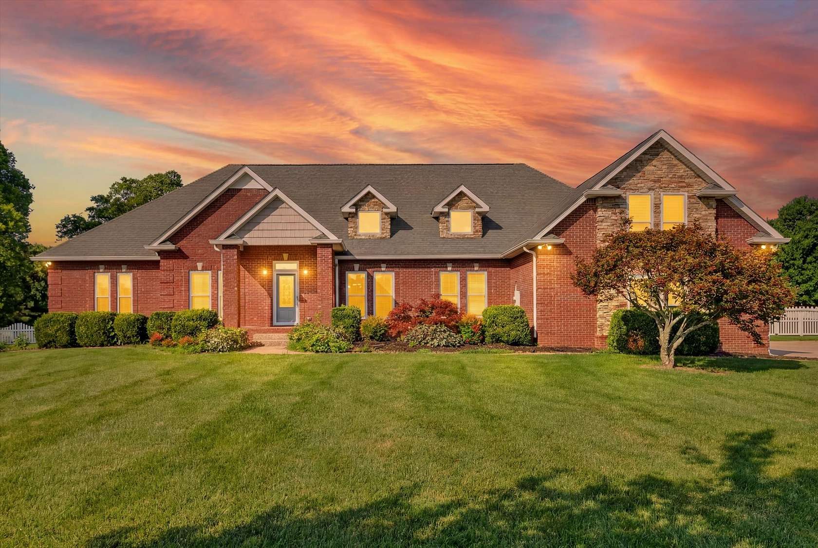 1.67 Acres of Land with Home for Sale in Clarksville, Tennessee