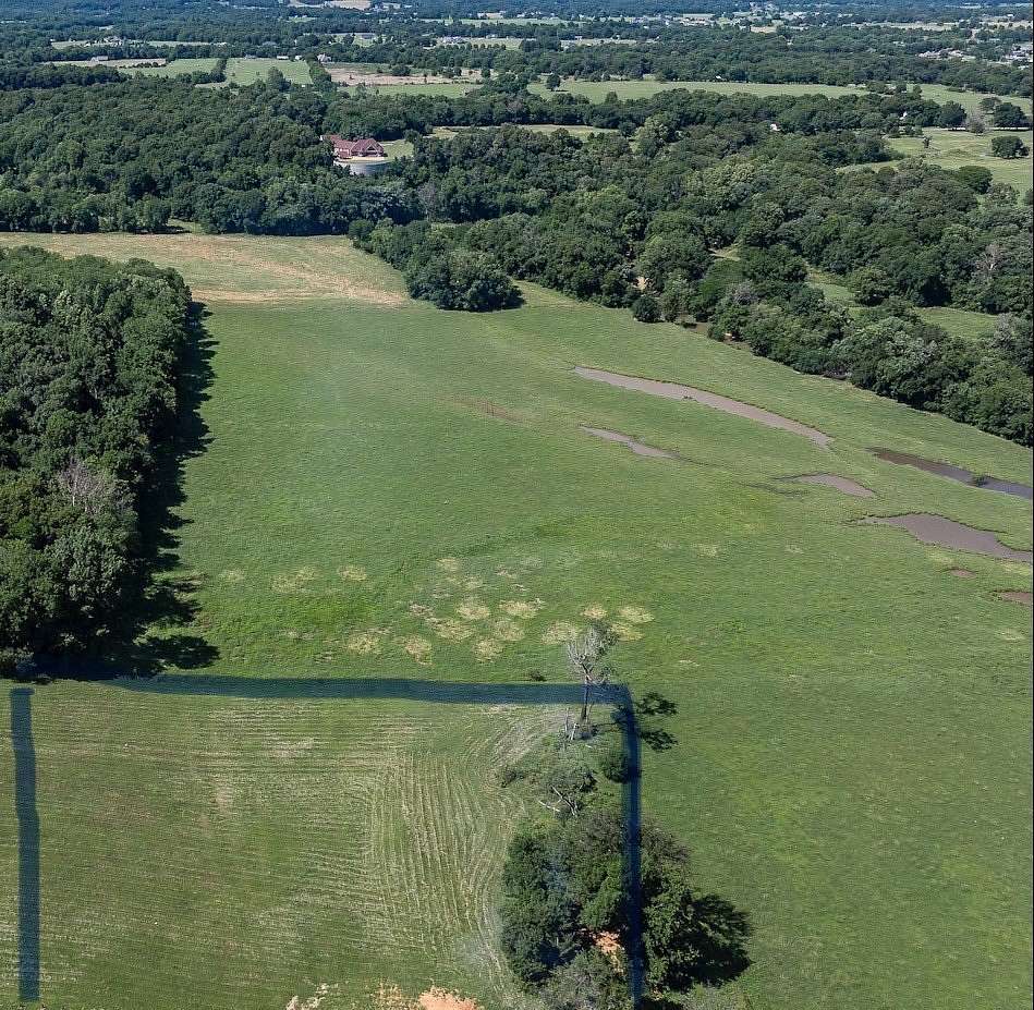 3 Acres of Residential Land for Sale in Prairie Grove, Arkansas