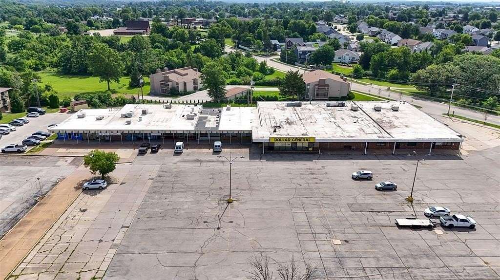 4.77 Acres of Improved Commercial Land for Sale in Cedar Rapids, Iowa