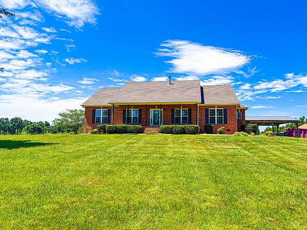 8 Acres of Land with Home for Sale in Westmoreland, Tennessee