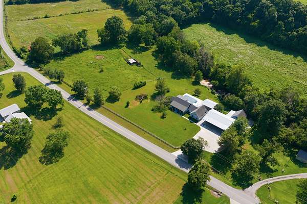 5.27 Acres of Land with Home for Sale in Cumberland Furnace, Tennessee