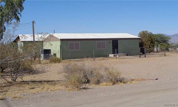 2.5 Acres of Land with Home for Sale in Golden Valley, Arizona