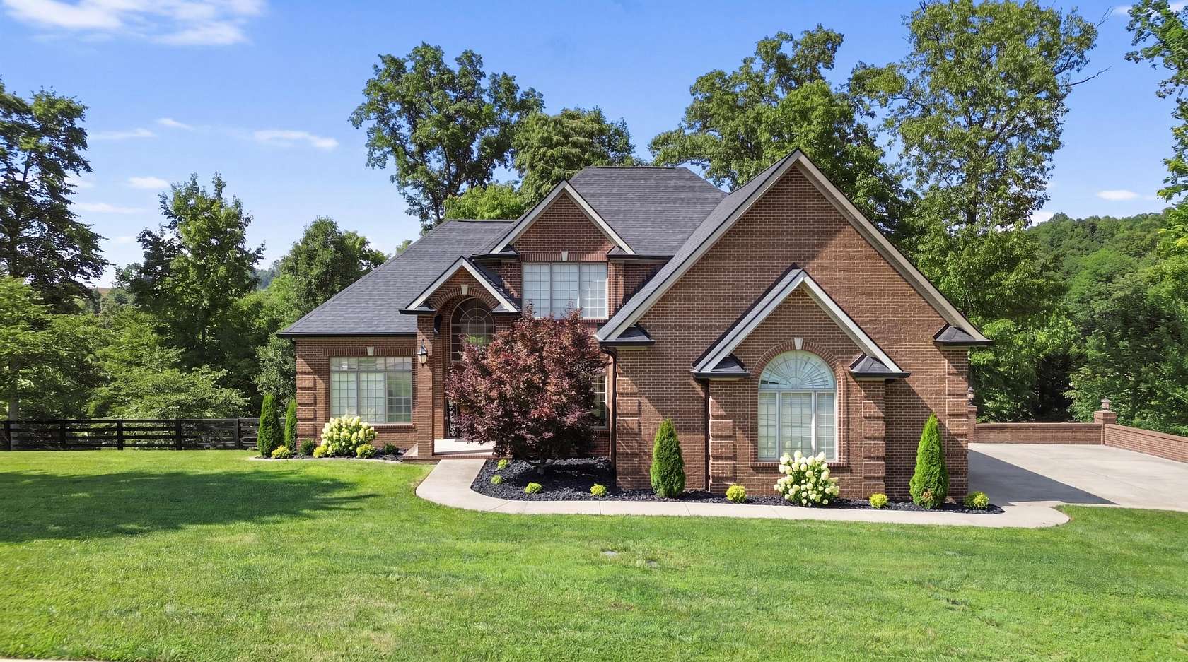 2.8 Acres of Land with Home for Sale in Somerset, Kentucky