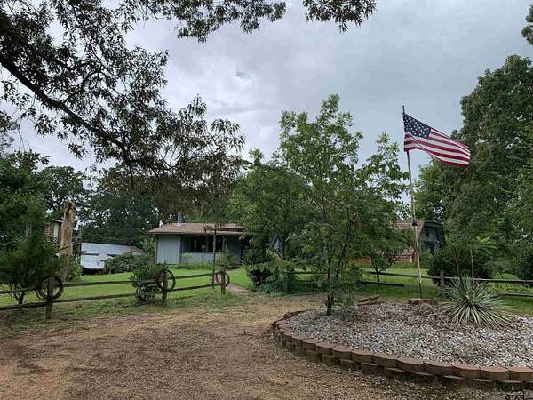 12 Acres of Land with Home for Sale in Alba, Texas