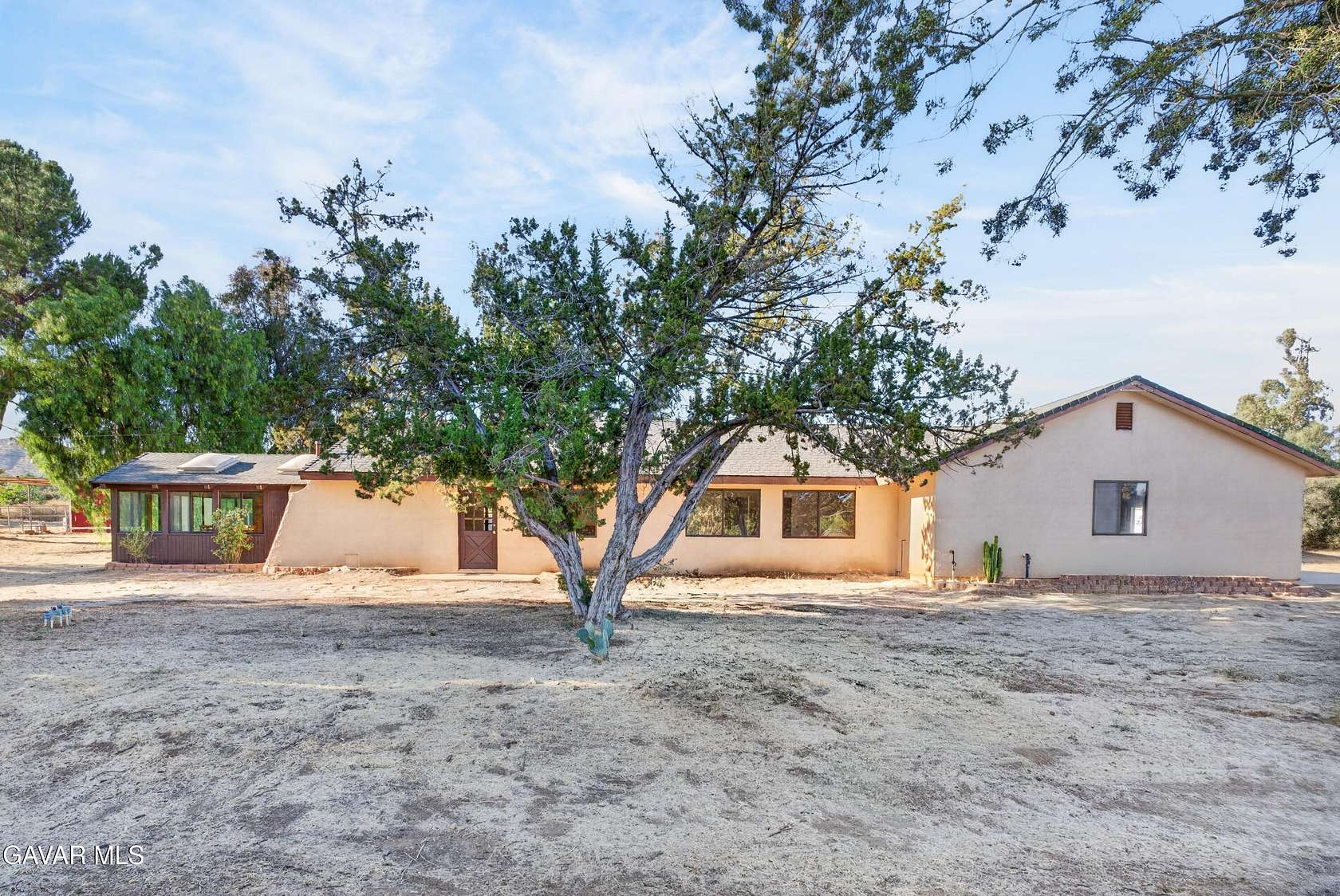 5.56 Acres of Land with Home for Sale in Agua Dulce, California