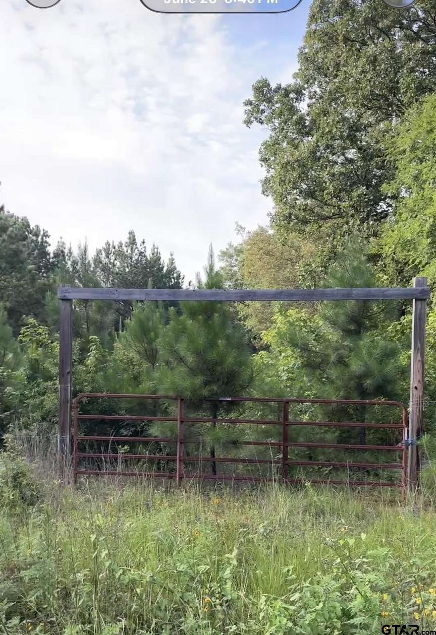 1.65 Acres of Residential Land for Sale in Marshall, Texas