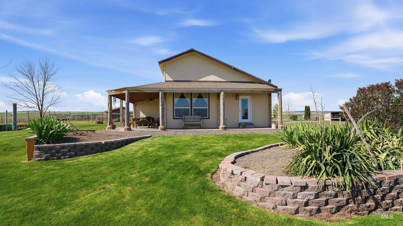 40 Acres of Land with Home for Sale in Asotin, Washington
