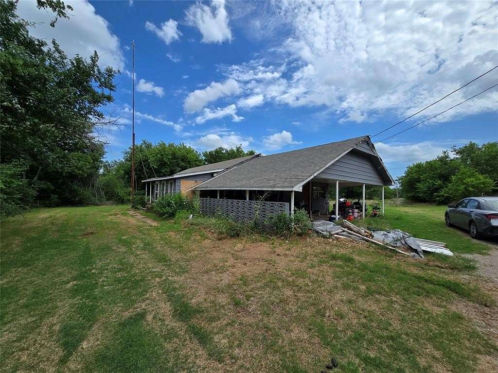 20 Acres of Land with Home for Sale in Ratliff City, Oklahoma