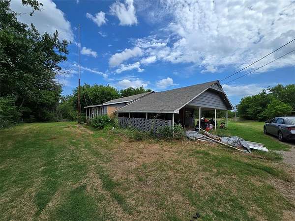 20 Acres of Land with Home for Sale in Ratliff City, Oklahoma