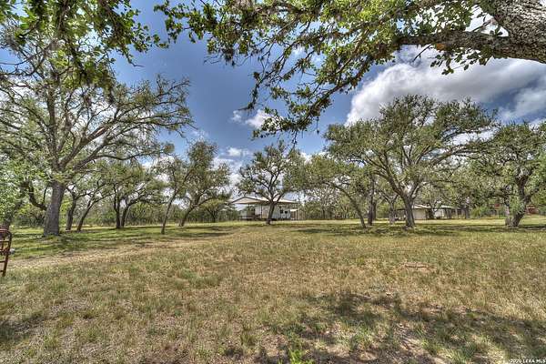 1 Acre of Residential Land for Sale in Leakey, Texas