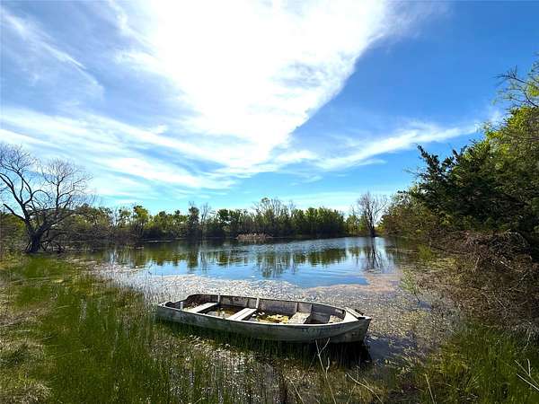 118 Acres of Improved Land for Sale in Lott, Texas