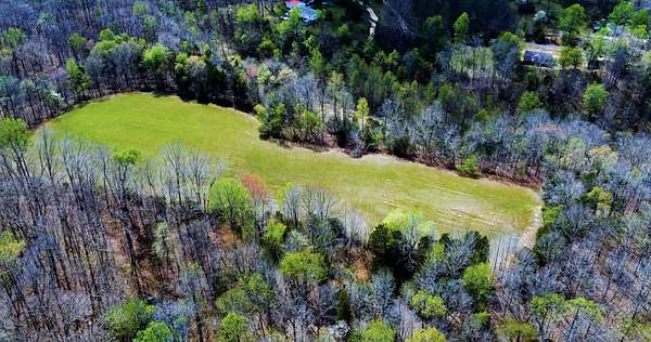 19.5 Acres of Land with Home for Sale in Dickson, Tennessee