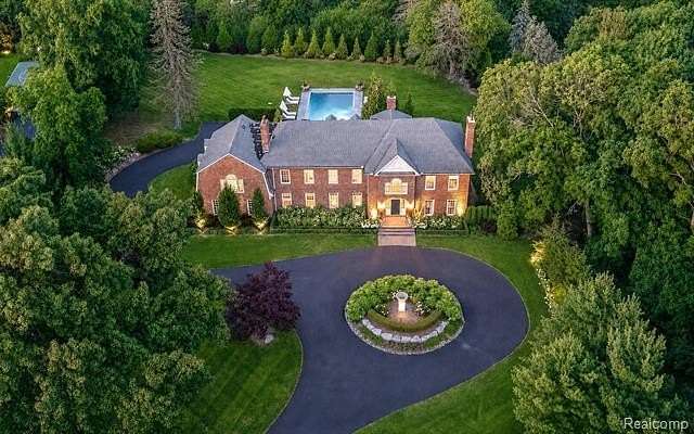 1.59 Acres of Land with Home for Sale in Bloomfield Hills, Michigan