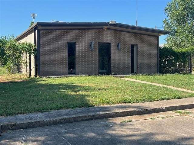 2.76 Acres of Improved Commercial Land for Sale in Ada, Oklahoma