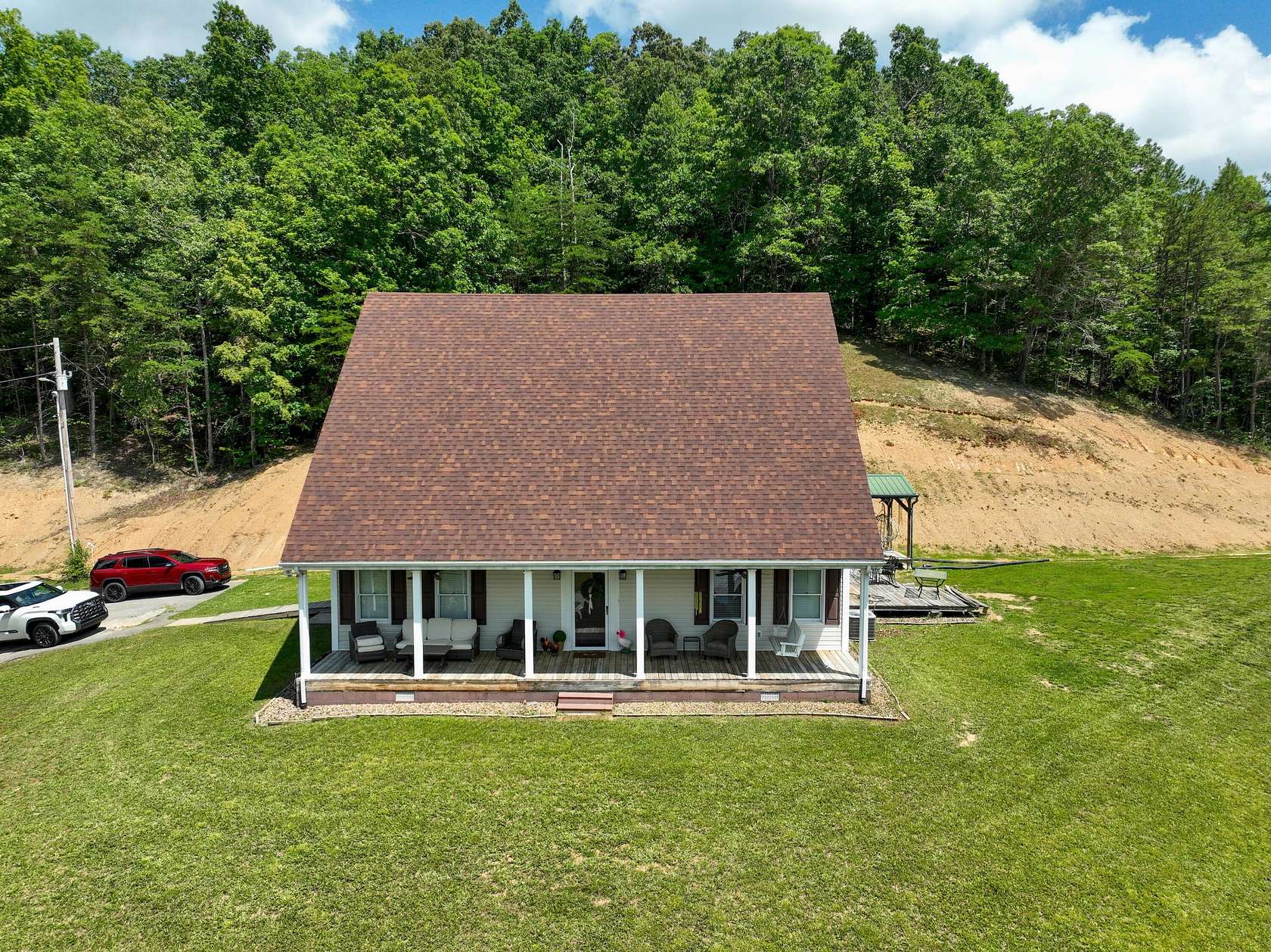 10 Acres of Land with Home for Sale in Manchester, Kentucky