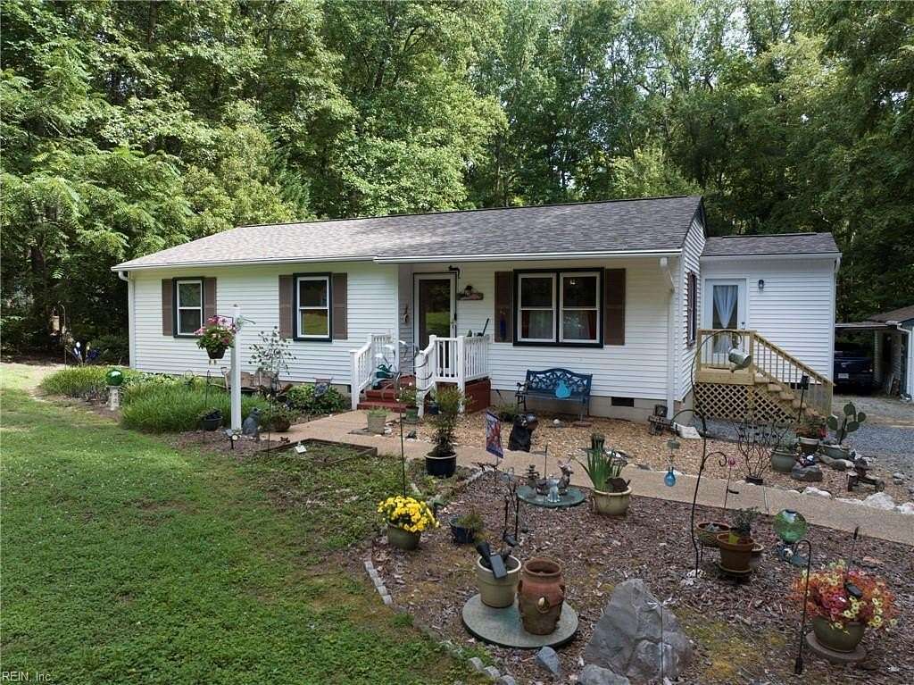 1.62 Acres of Land with Home for Sale in Gloucester, Virginia