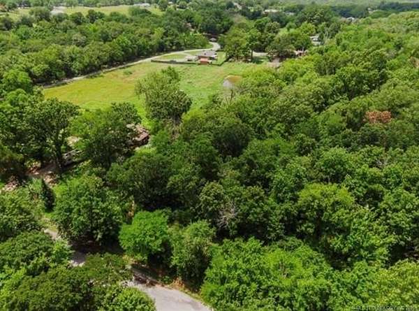 7 Acres of Residential Land for Sale in Coweta, Oklahoma