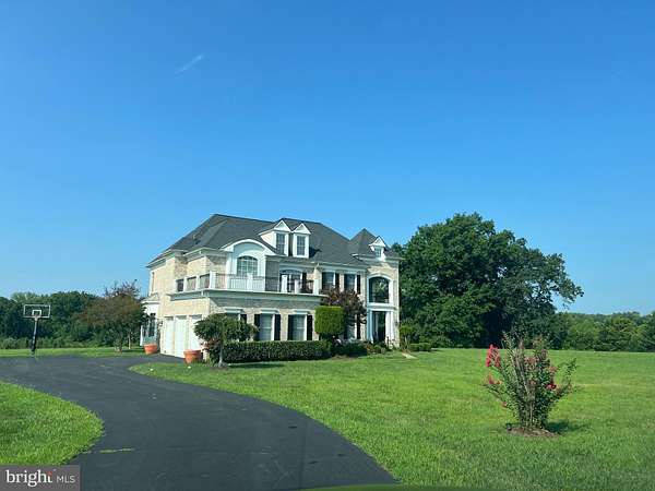10 Acres of Land with Home for Lease in Leesburg, Virginia