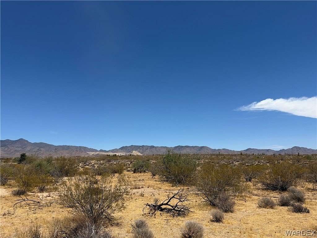 1 Acre of Residential Land for Sale in Golden Valley, Arizona
