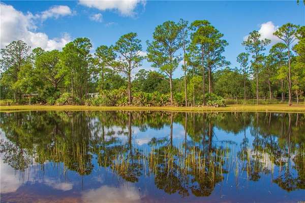 5 Acres of Land for Sale in Fellsmere, Florida