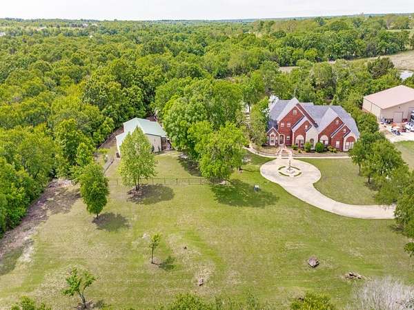 3 Acres of Mixed-Use Land for Sale in Van Alstyne, Texas