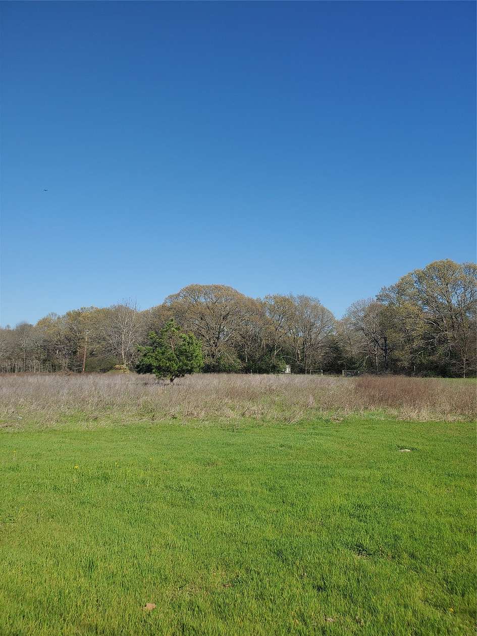 5 Acres of Residential Land for Sale in Athens, Texas