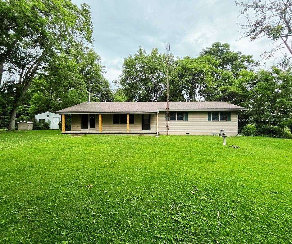 3.7 Acres of Land with Home for Sale in Geff, Illinois