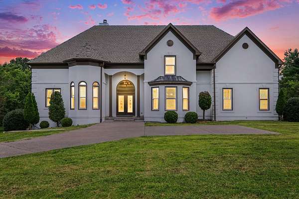 2 Acres of Land with Home for Lease in Brentwood, Tennessee