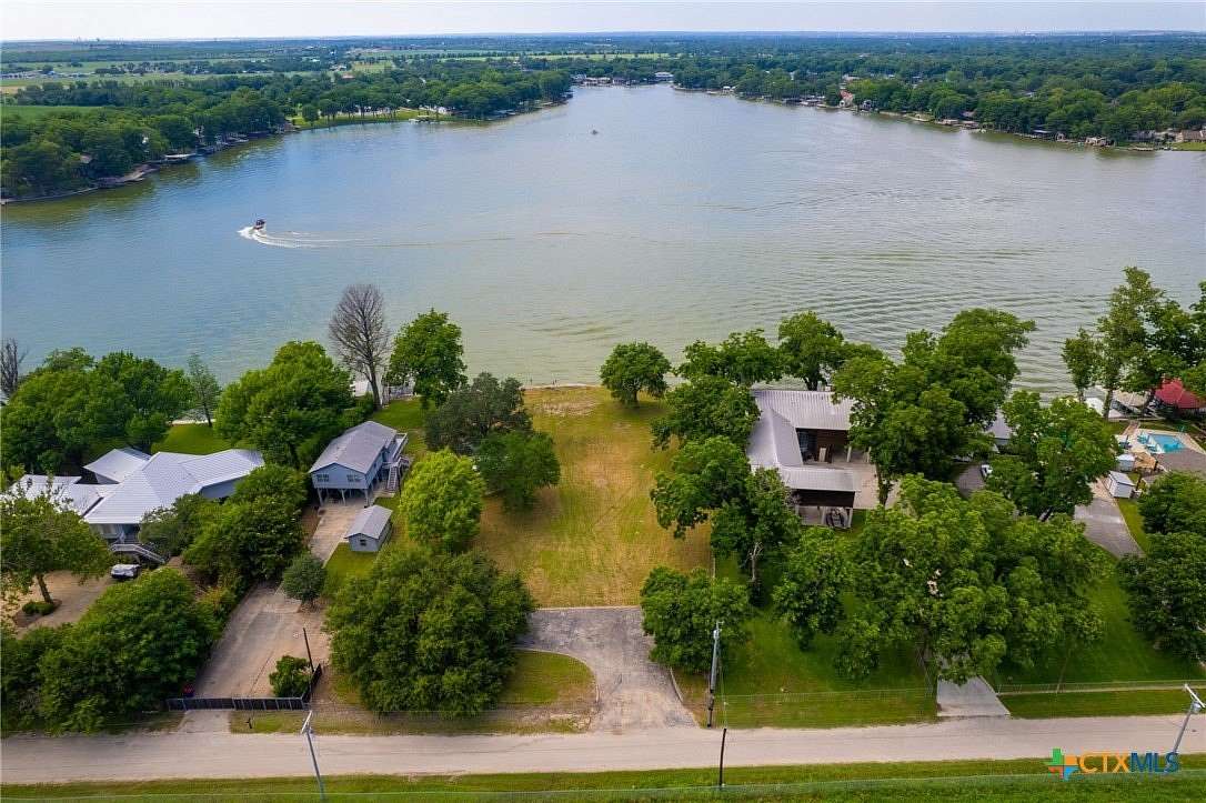 0.94 Acres of Residential Land for Sale in McQueeney, Texas