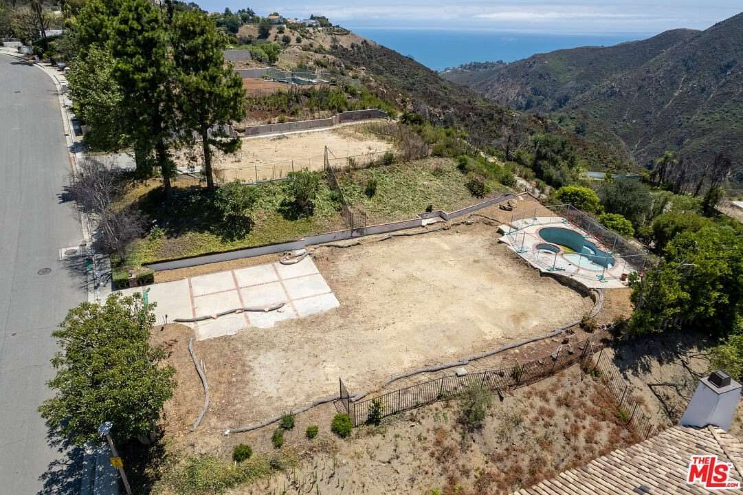 0.46 Acres of Land for Sale in Pacific Palisades, California