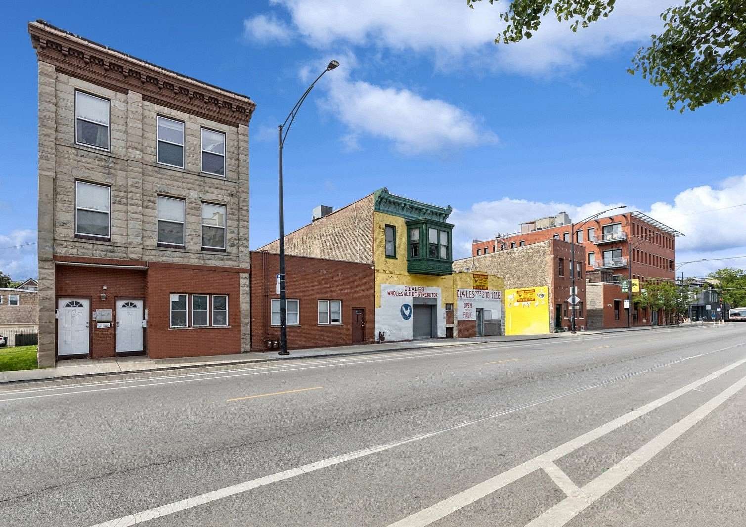 0.33 Acres of Mixed-Use Land for Sale in Chicago, Illinois
