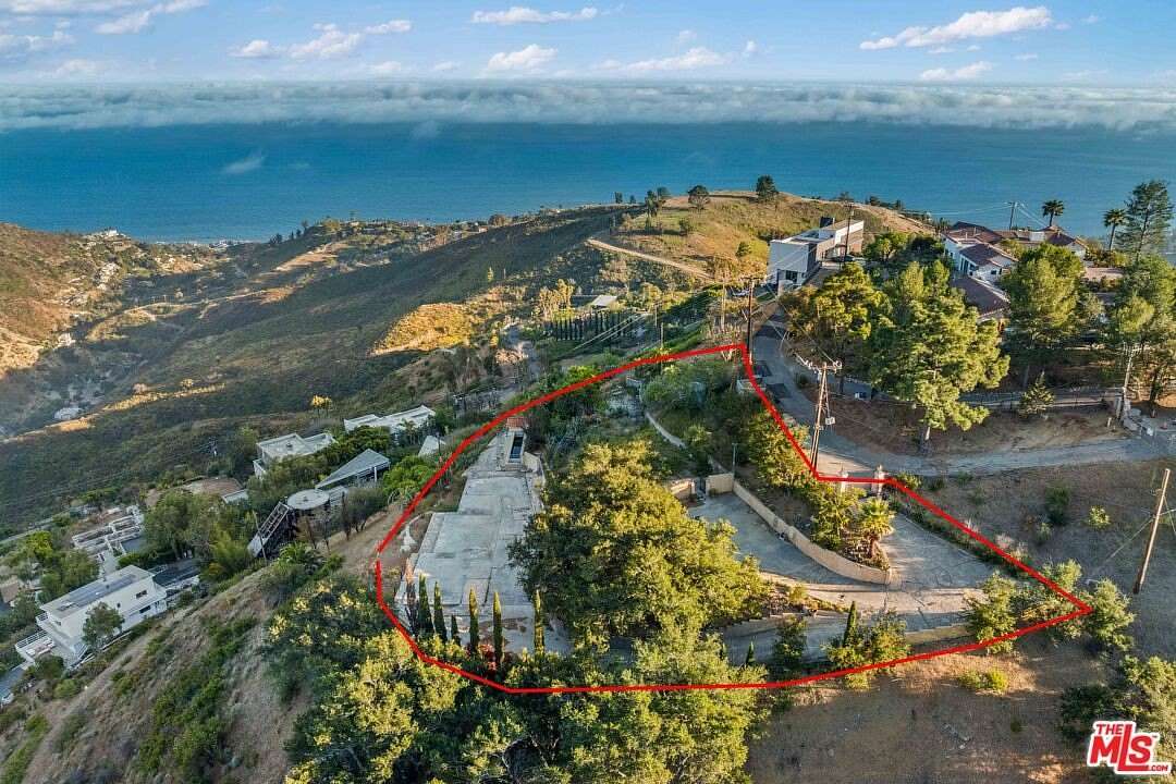 0.95 Acres of Residential Land for Sale in Malibu, California