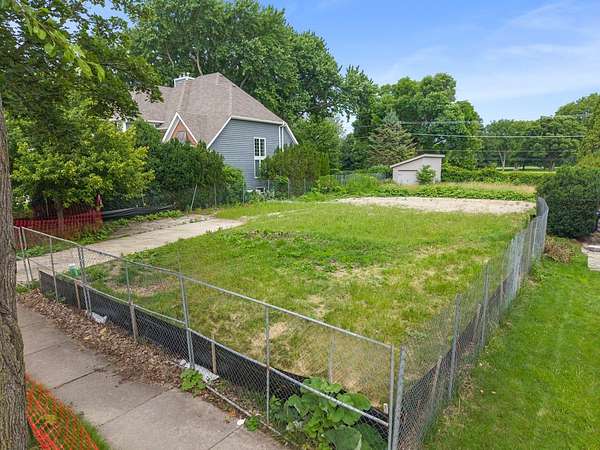 0.26 Acres of Residential Land for Sale in Glen Ellyn, Illinois