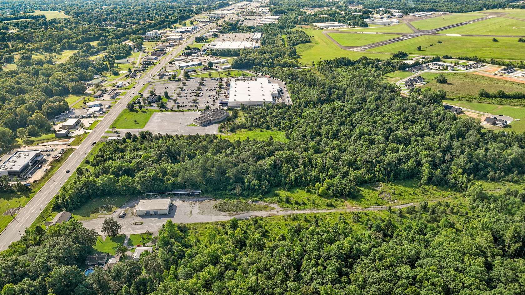 16.2 Acres of Improved Commercial Land for Sale in Normandy, Tennessee
