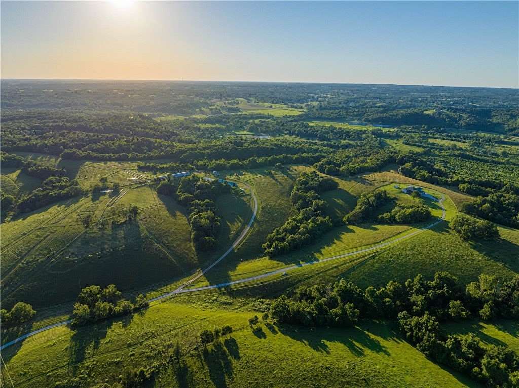 105 Acres of Land for Sale in Siloam Springs, Arkansas