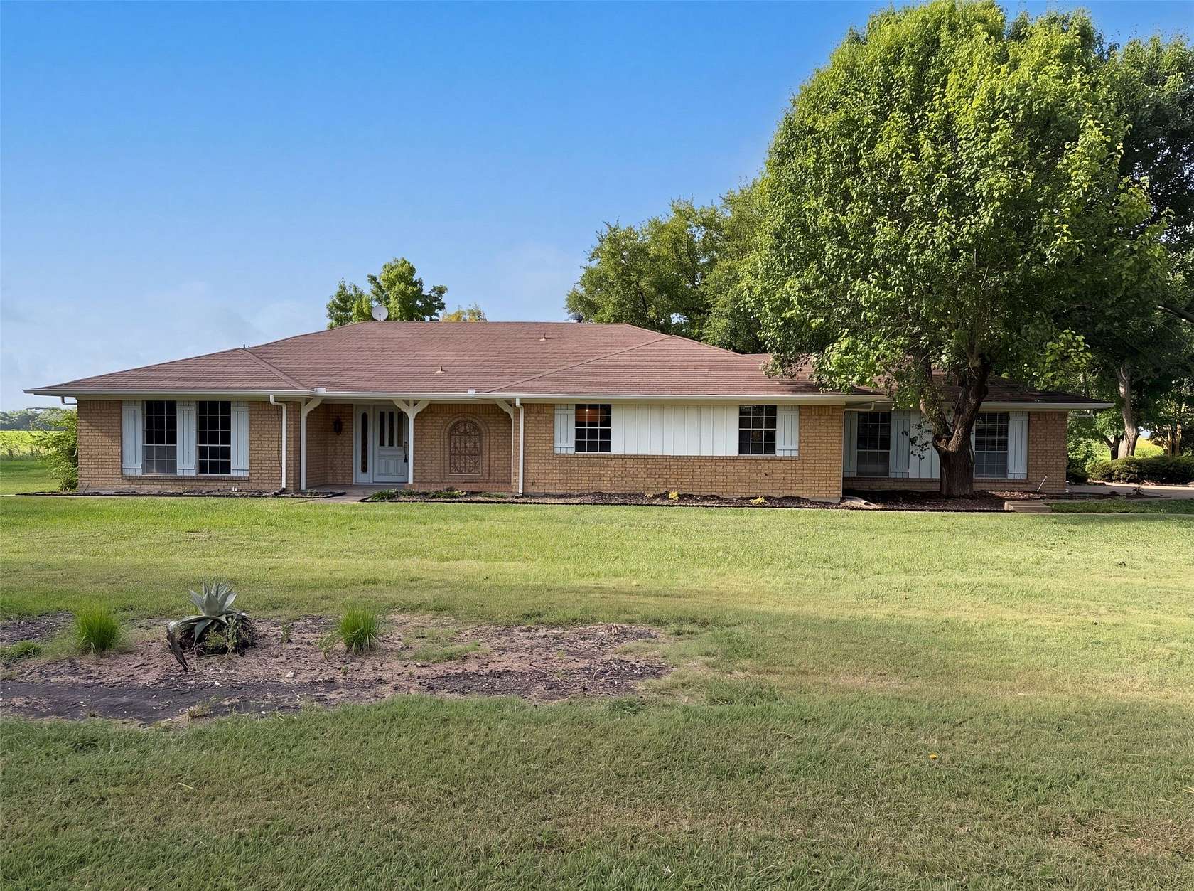 2.5 Acres of Land with Home for Sale in Red Oak, Texas