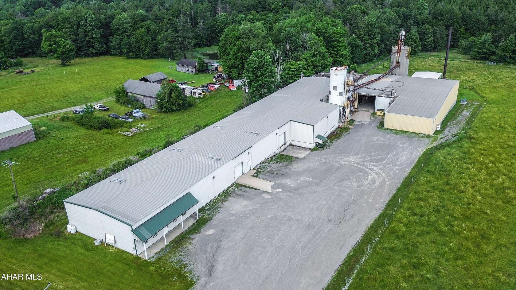 2 Acres of Improved Commercial Land for Sale in Summerhill, Pennsylvania