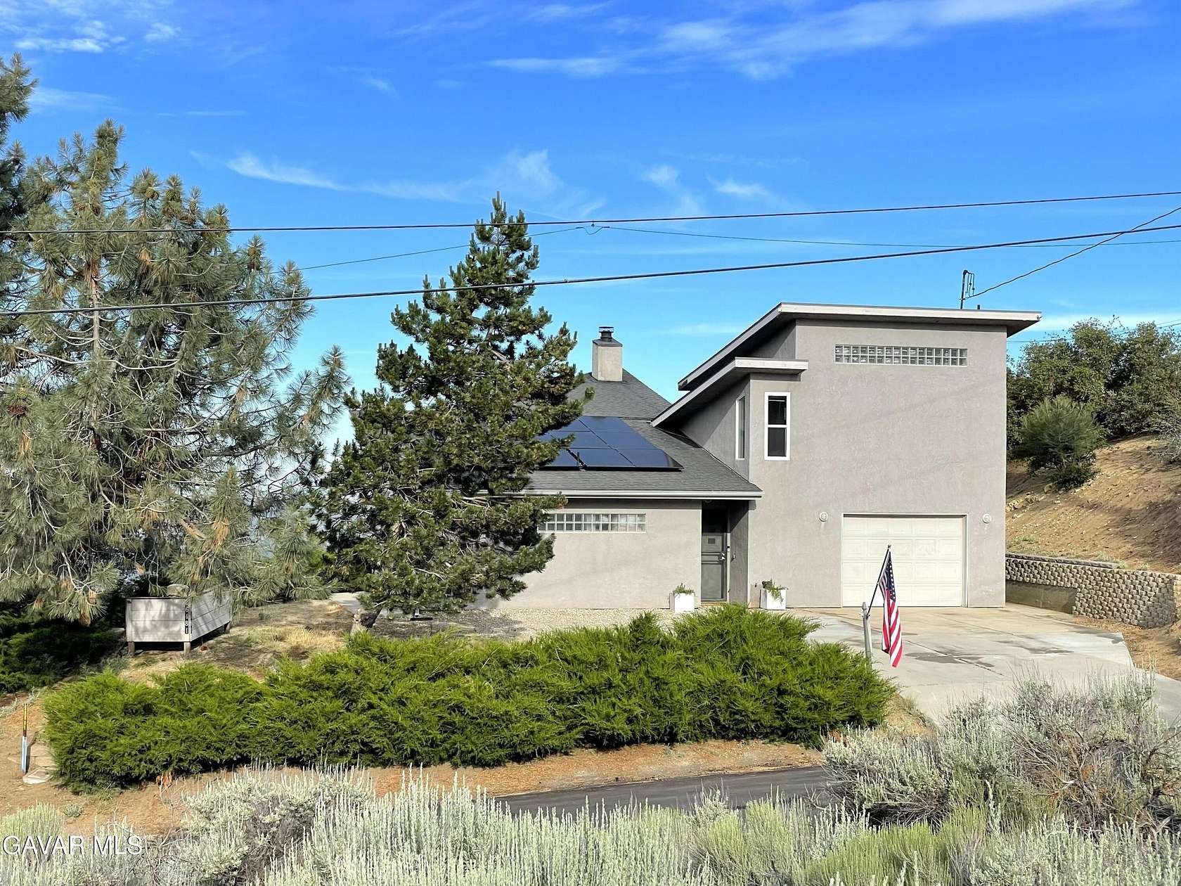 2.13 Acres of Land with Home for Sale in Tehachapi, California