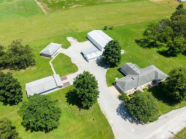15 Acres of Recreational Land with Home for Sale in Bluford, Illinois