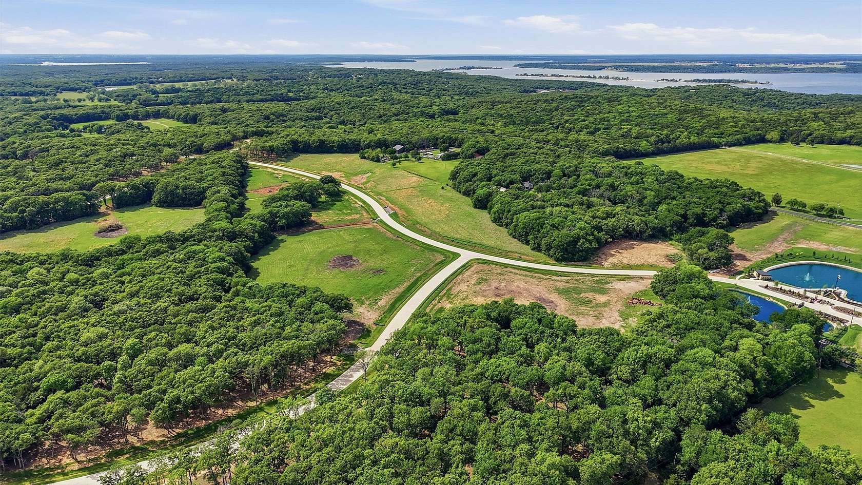 2 Acres of Residential Land for Sale in Pottsboro, Texas