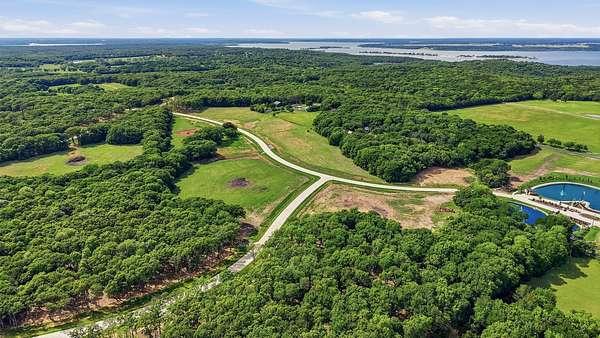 2 Acres of Residential Land for Sale in Pottsboro, Texas