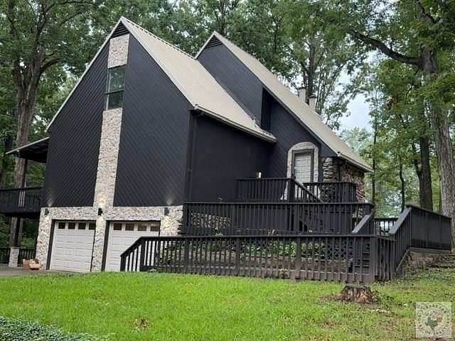 2.5 Acres of Land with Home for Sale in Texarkana, Texas
