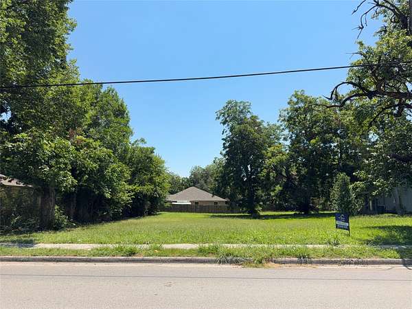 0.25 Acres of Residential Land for Sale in Greenville, Texas
