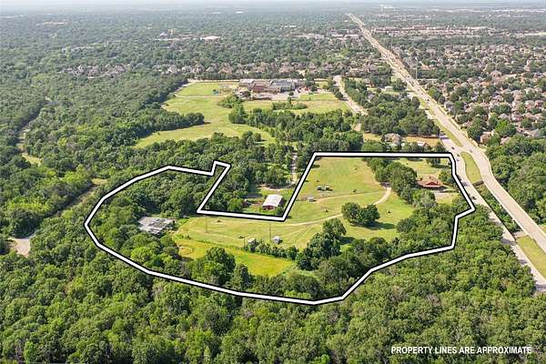 13.3 Acres of Land with Home for Sale in Flower Mound, Texas