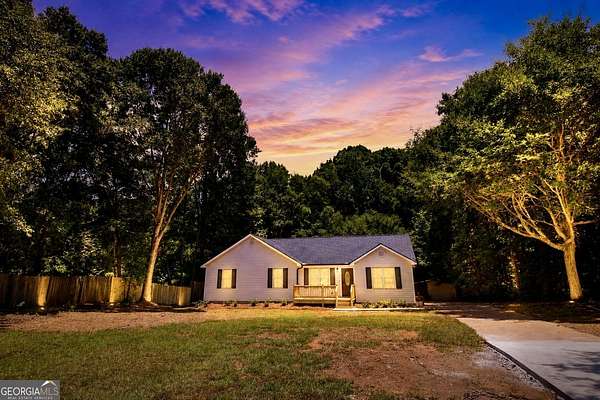 7.89 Acres of Land with Home for Sale in Williamson, Georgia