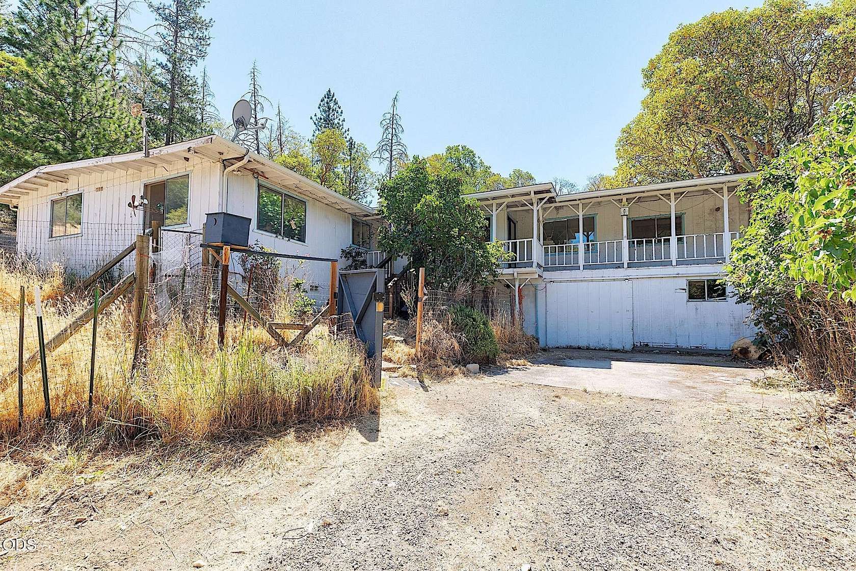 15.4 Acres of Recreational Land with Home for Sale in Rogue River, Oregon