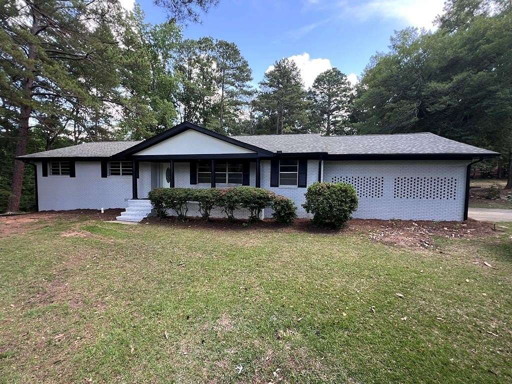 5 Acres of Land with Home for Sale in Milledgeville, Georgia