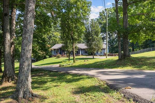 8 Acres of Land with Home for Sale in Franklin, Tennessee