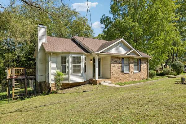 1.6 Acres of Land with Home for Sale in Clarksville, Tennessee