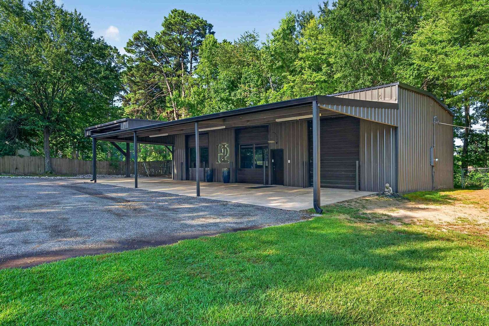 4 Acres of Mixed-Use Land for Sale in Longview, Texas